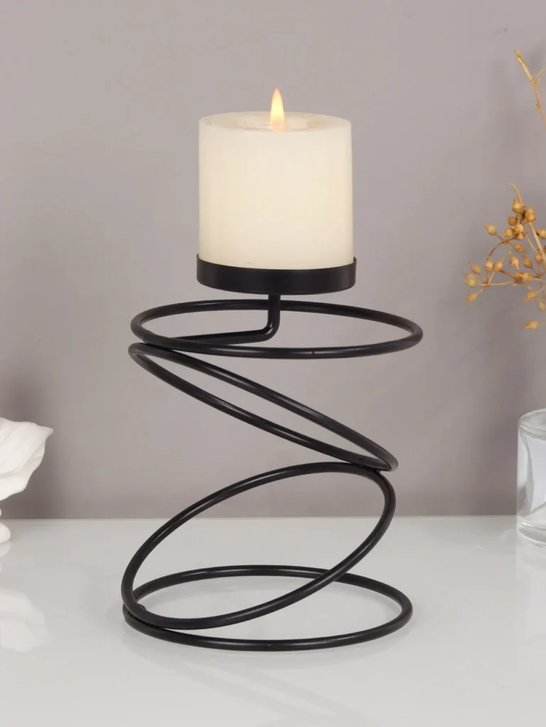 porte-bougie en spirale noire